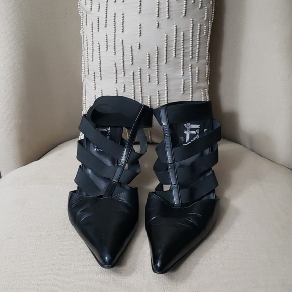 Carlos Falchi Shoes - Picture 2 of 7